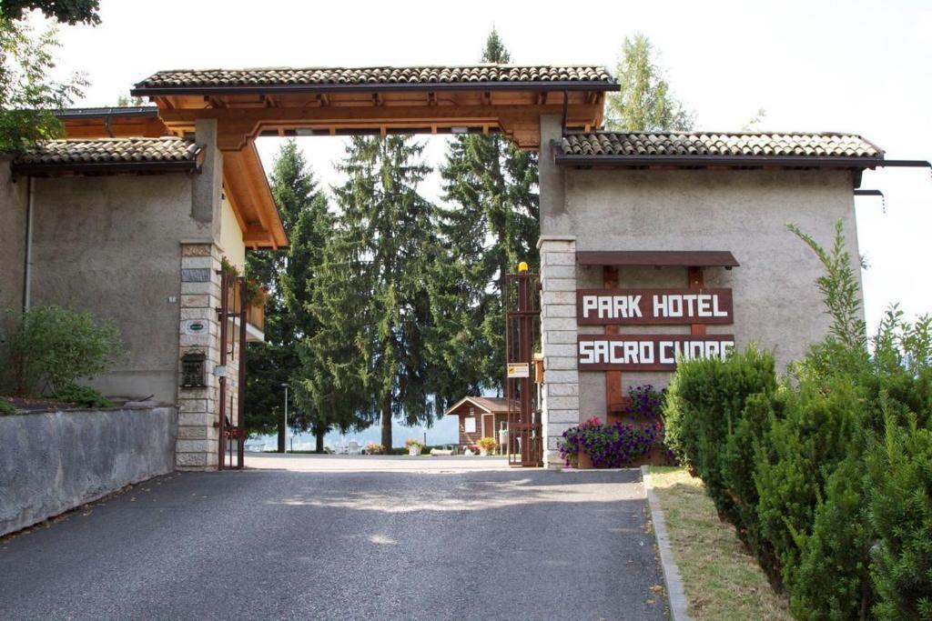 Park Hotel Sacro Cuore Cavalese Exterior foto